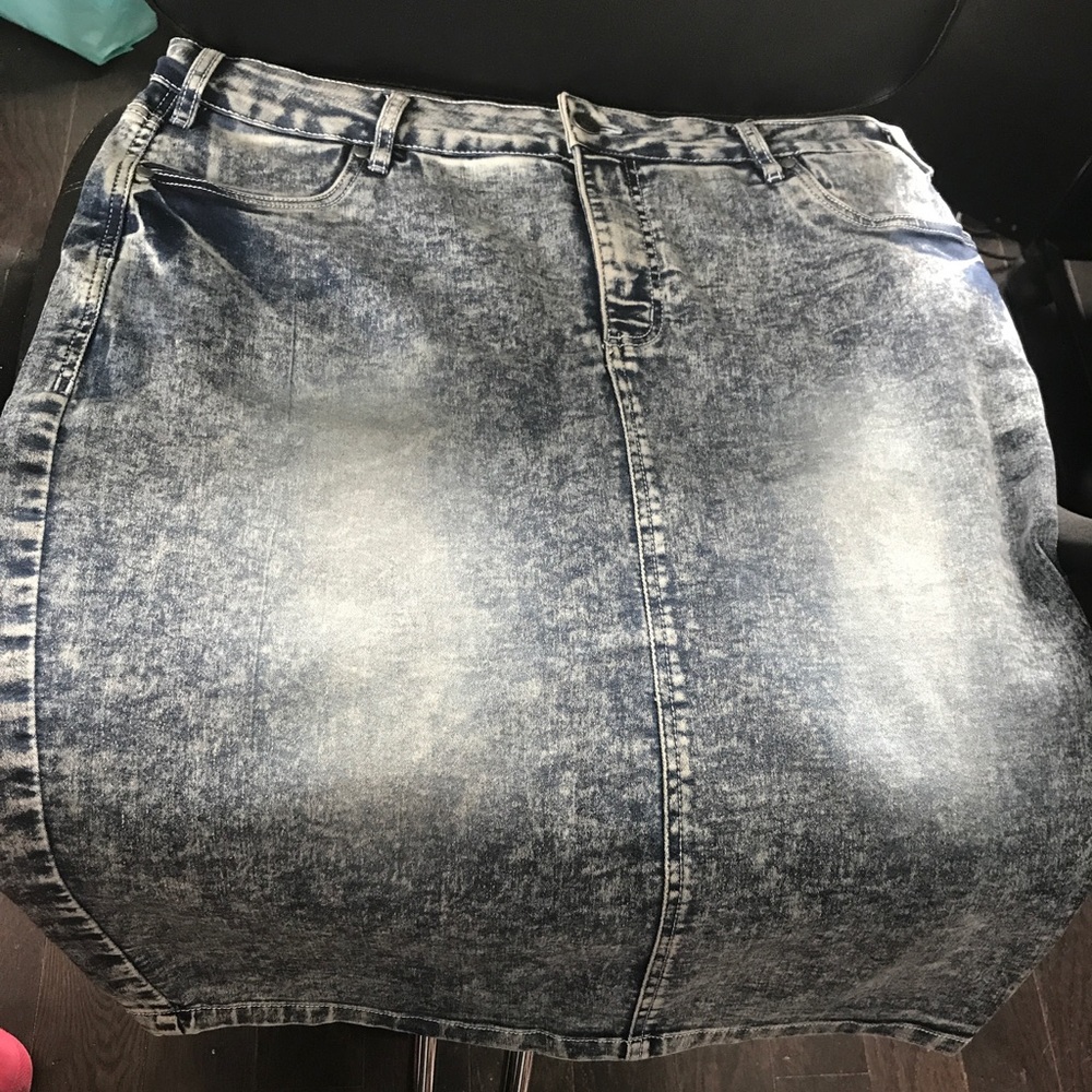 Denim skirt